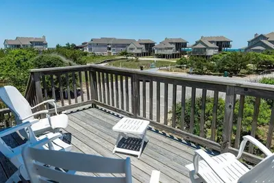 La montre Merimoth at Ships dans la maison Duck-SemiOceanfront, parfaite pour Votre famille.