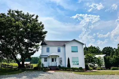 Image de Maison d'hôtes située sur une ferme historique de 160 acres à moins de 1, 6 km de Mebane