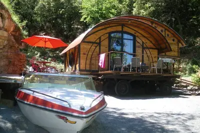 Image de L'1solite unique creation boat jacuzzi tiny house 5 pers-----tout confort