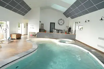 Image de Gîtes De Standing 4 Personnes, Piscine, Jaccuzzi, calme, verdure