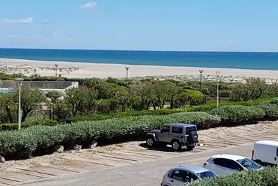 Image de Bel Appartement Pieds Dans L'Eau avec vue mer