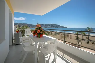 Image de Incroyable appartement sur le front de mer à Roses Inmosantos Oasis F5