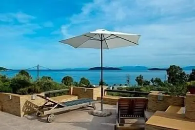 Image de Mitikas Sunny Villa avec une vue imprenable sur la mer
