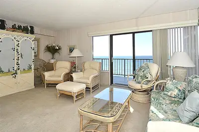 Image de ACTIVITÉS Quotidiennes Gratuites! ! ! Vues Sur L'OCÉAN! Condo 3 chambres / 2 salles de bain. Jolie unité avec de nombreuses mises à jour.