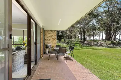 Image de 19 'Bay Parklands', 2 Gowrie Avenue - Unité rénovée au rez-de-chaussée avec vue sur l'eau et Wifi