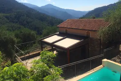 Image de Villa accueillante et tranquille dans oliveraie centenaire. Piscine et conforts