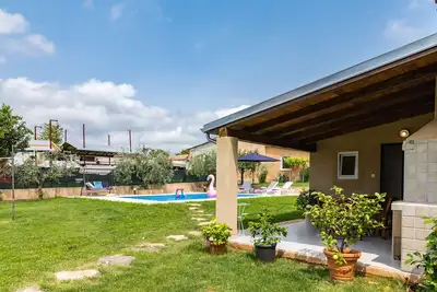 Image de 9 km de la mer, Wi-Fi gratuit, barbecue, lave-vaisselle, lave-linge