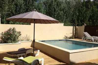Image de Pleine nature à 4 mn d'Avignon, charmante maison de campagne.