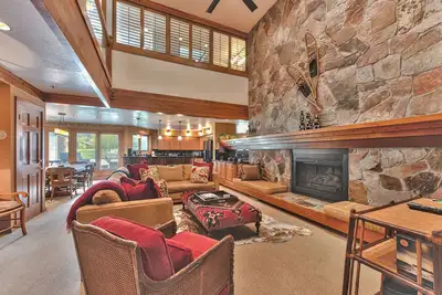 Image de Lower Deer Valley 3 chambres + mezzanine, 3 salles de bain, bain à remous et vue, près des pistes de ski