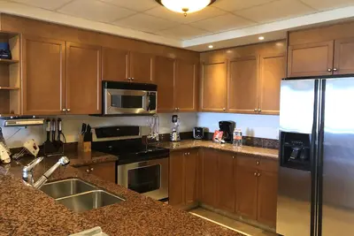 Image de 5 étoiles Play Royale 2 chambres 2 salles de bains Condo de luxe en bord de mer 1000 $. Par semaine