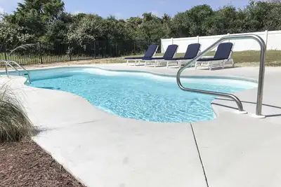 Image de Nouveau! Incroyable maison avec vue sur l'océan, piscine, bain à remous, à quelques pas de la plage, rue calme