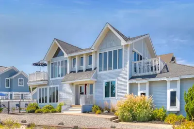 Image de Magnifiques vues sur l'océan depuis presque toutes les pièces de cette belle maison