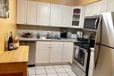 Image de New Buffalo comme à la maison. 3 Br Condo w \/ Pool. Près de la plage!