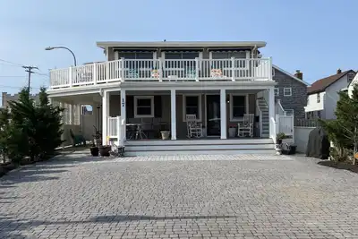 Image de Belle Ocean Beach Beach House à l'extrémité nord calme de la promenade
