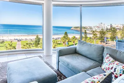 Image de Vues sur l'océan et centre de villégiature de classe mondiale vivant sur la plage de Bondi