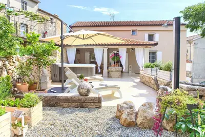 Image de Maison traditionnelle Pierre Sur Le Greenest croate île de Krk