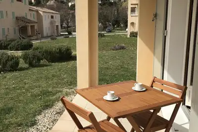 Image de La Tour du Guet 2 - Appartement 2 chambres, vue jardin