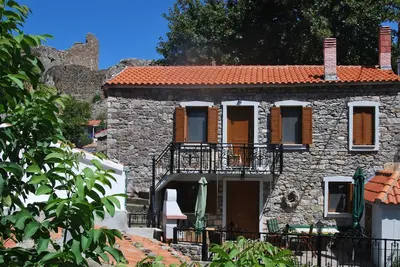 Image de Chora Samothrakis, maison avec cour