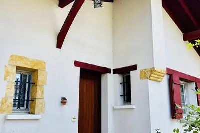Image de Maison Basque T4 Ă Espelette : 5 adultes + 2 enfants, Internet, Jardin, Animal Ok