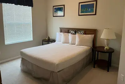 Image de Bonnes affaires modernes - Vista Cay Resort - Condo très confortable avec 3 lits et 2 salles de bains - 7 milles de Disney