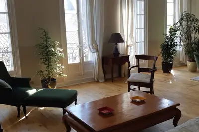 Image de Nîmes Roussy hébergement hors norme