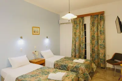 Image de Quadruple de luxe (au Stellatos hotel apartments & Suites)