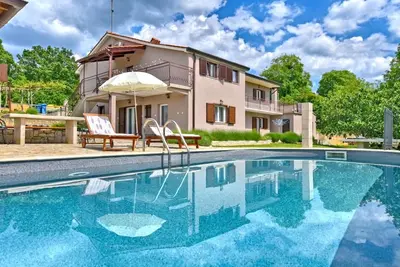 Image de Maison de vacances Tinjan pour 1 - 12 personnes avec 5 chambres Ă coucher - Maison de vacances