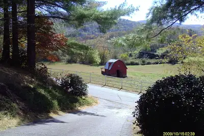 Image de 'Dood's Ranch', chalet de montagne confortable à la ferme équestre de Waynesville!