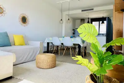 Image de Appartement 200m plage et gare Ă 45min Bcn