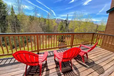 Image de Mwp62: Maison de ville à Mount Washington Place avec vue magnifique sur la pente, cheminée, grande terrasse avec barbecue, cour et table de ping-pong! Navette gratuite pour le ski et le Mount Washington Hotel.