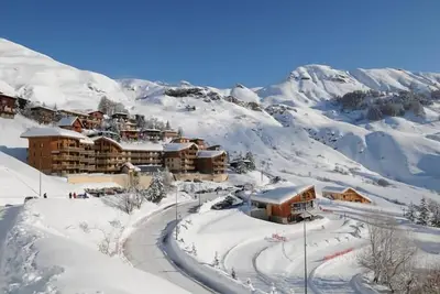 Image de 300m du centre station, 3ème étage, parking, télévision, casier à ski, 45m², Orcières Merlette 1850