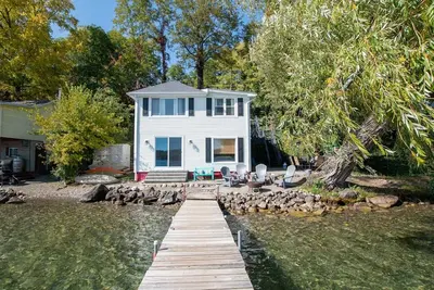 Image de Willow Tree Cottage: \"Endroit idéal pour des vacances abordables au bord du lac\"