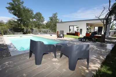 Image de Villa récente piscine privée et chauffée