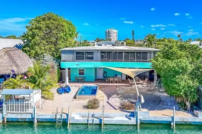 Image de Vitamin Sea 4bed / 3bath avec piscine à débordement, Dockage & Cabana Club