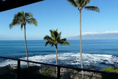 Image de Vue dégagée sur Molokai de notre Lanai. Observer les baleines!