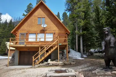 Image de The Bear's Den - Grande maison avec vue sur la montagne pouvant accueillir jusqu'Ă 12 personnes