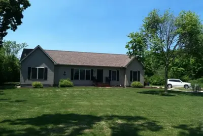 Image de Nouveau Ranch avec une grande cour, 10 personnes confortablement