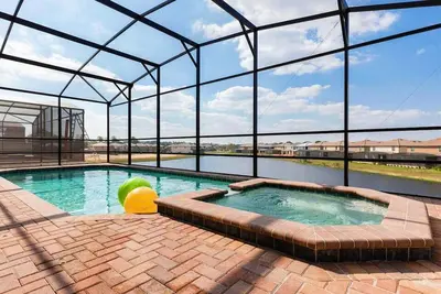 Image de Nouveau Pool House luxueux 9Br / 6Ba à partir de 300 $ / nt, à proximité de Disney