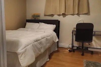 Image de Maison de vacances à Toronto à North York avec parking gratuit