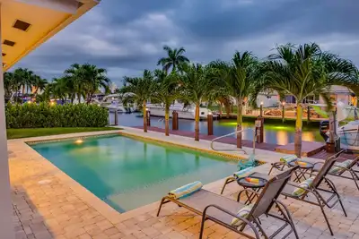 Image de Nouveau *** Btsvv'S Rella- Piscine Chauffante Au Bord De La Maison 3/2