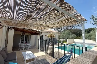 Image de Gîte individuel 3* au bord des vignes avec piscine privative