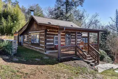 Image de Rustic Elegance Minutes au centre-ville: vie privée, bain à remous et étonnants Vues sur la Montagne