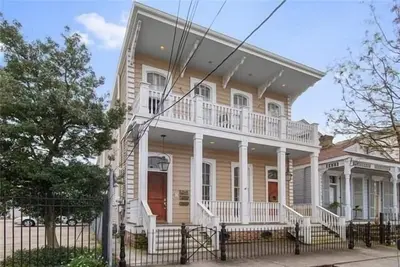 Image de Condominium historique à quelques pas de l'avenue St Charles et du défilé du Mardi Gras