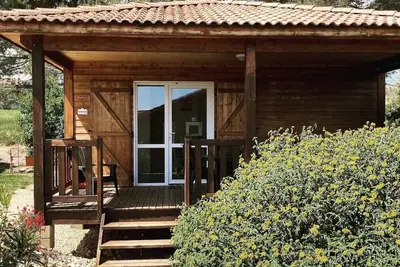 Direct access Via Ardèche, chalet with all comforts, swimming pool, clim