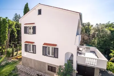 Image de Appartement de vacances Malinska pour 1 - 4 personnes avec 2 chambres Ă coucher - Appartement de vac