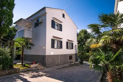 Image de Appartement de vacances Malinska pour 1 - 4 personnes avec 2 chambres Ă coucher - Appartement de vac