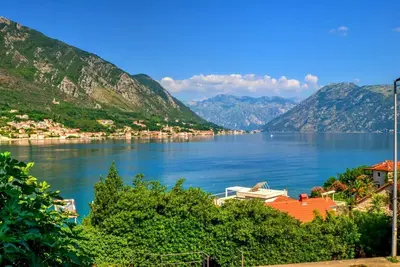Image de Appartement de luxe avec vue sur la mer Ă Kotor avec 2 terrasses