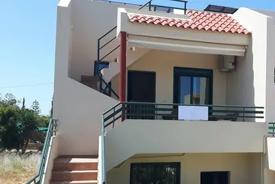 Image de Jolie petite maison avec 2 chambres et terrasse à 7 minutes à pied de la plage