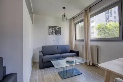 Image de Charmant Appartement au Cœur du 19ème