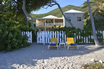 Image de Beach House Droit sur la plage!